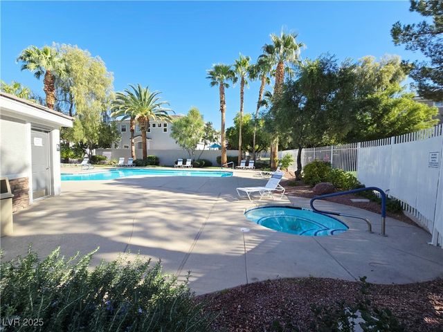 271 Echo Dell Court, Henderson, NV 89052