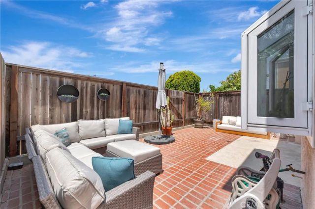 1209 Alabama Street, Huntington Beach, CA 92648
