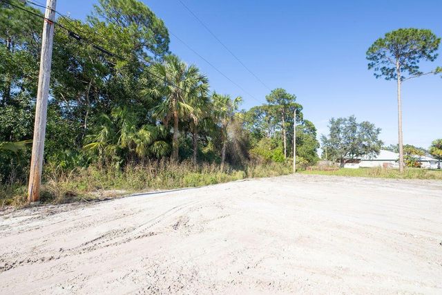 2717 SW Port St Lucie Boulevard, Port St Lucie, FL 34953