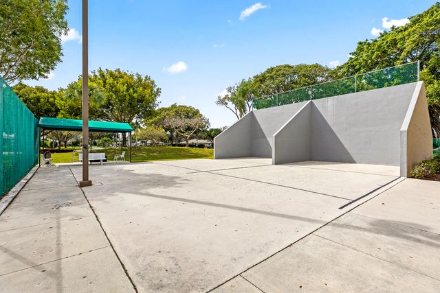 8089 Springtree Road, Boca Raton, FL 33496