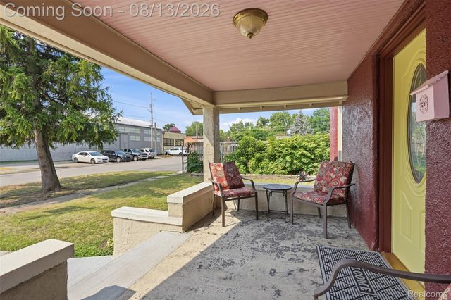 107 2nd Street, Fenton, MI 48430