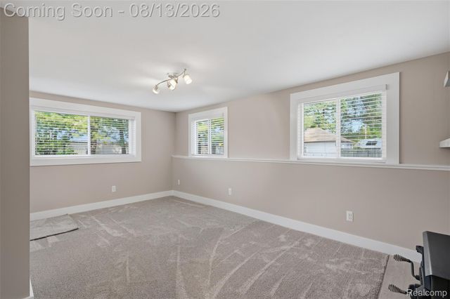 107 2nd Street, Fenton, MI 48430