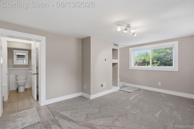 107 2nd Street, Fenton, MI 48430