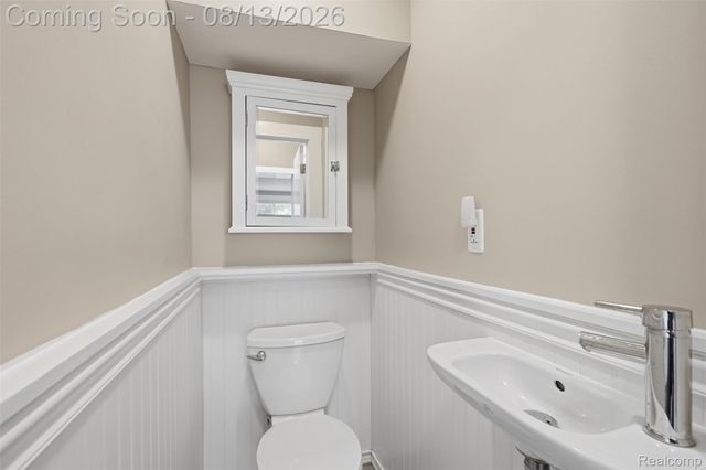 107 2nd Street, Fenton, MI 48430