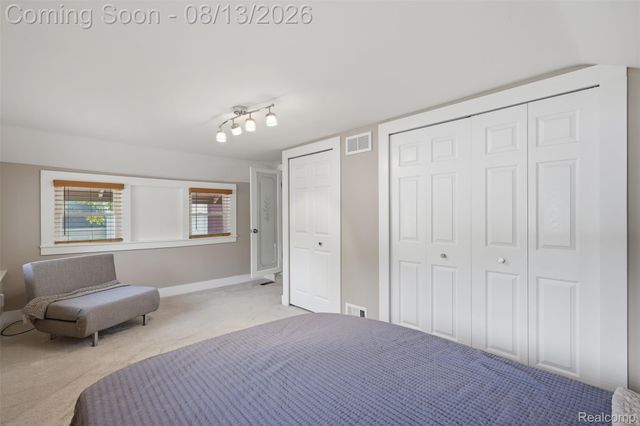 107 2nd Street, Fenton, MI 48430