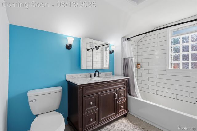 107 2nd Street, Fenton, MI 48430