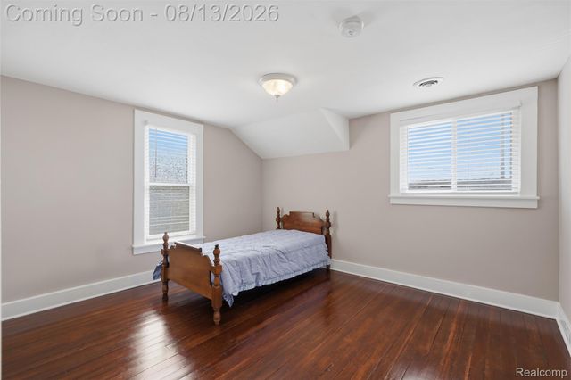 107 2nd Street, Fenton, MI 48430