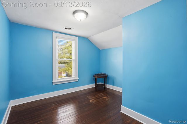 107 2nd Street, Fenton, MI 48430