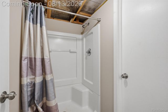 107 2nd Street, Fenton, MI 48430