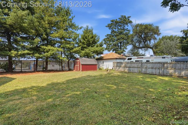 107 2nd Street, Fenton, MI 48430