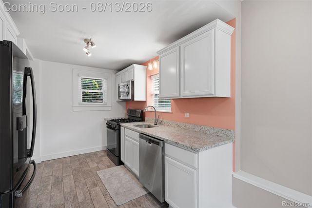 107 2nd Street, Fenton, MI 48430