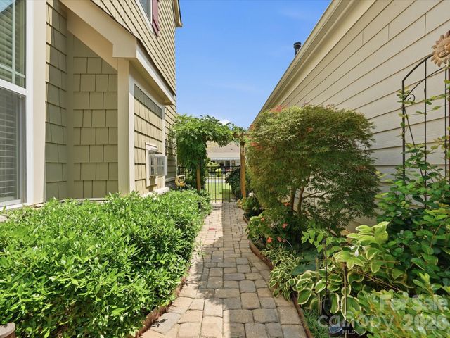 2050 Laney Pond Road, Matthews, NC 28104