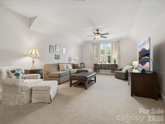 2050 Laney Pond Road, Matthews, NC 28104
