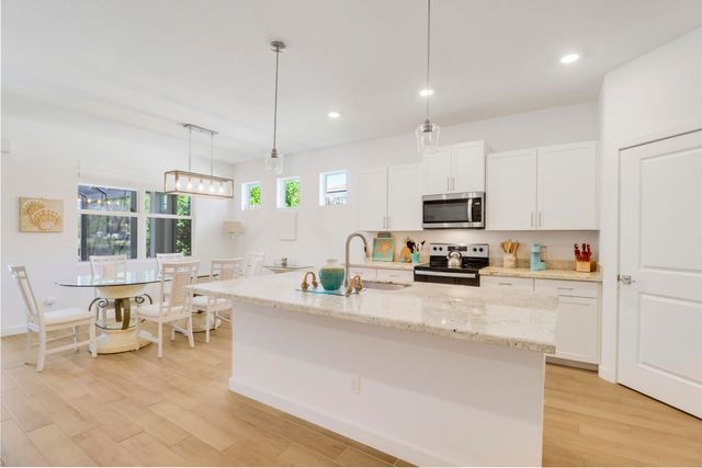 2011 NW Golden Oak Trail, Jensen Beach, FL 34957