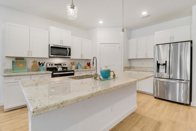 2011 NW Golden Oak Trail, Jensen Beach, FL 34957