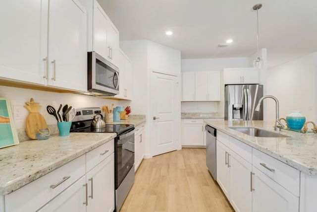 2011 NW Golden Oak Trail, Jensen Beach, FL 34957