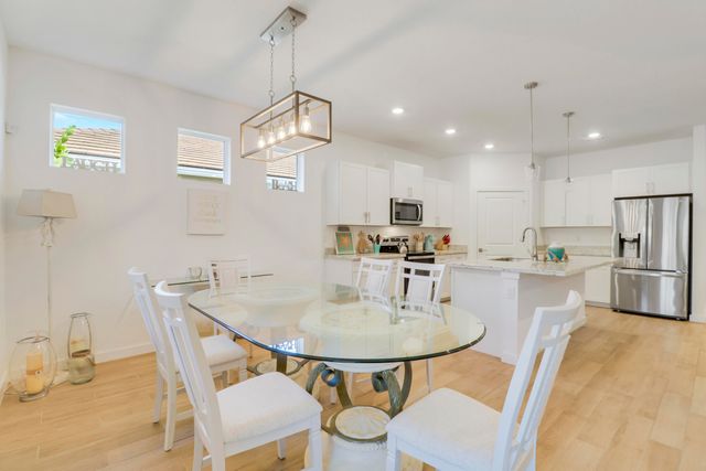 2011 NW Golden Oak Trail, Jensen Beach, FL 34957