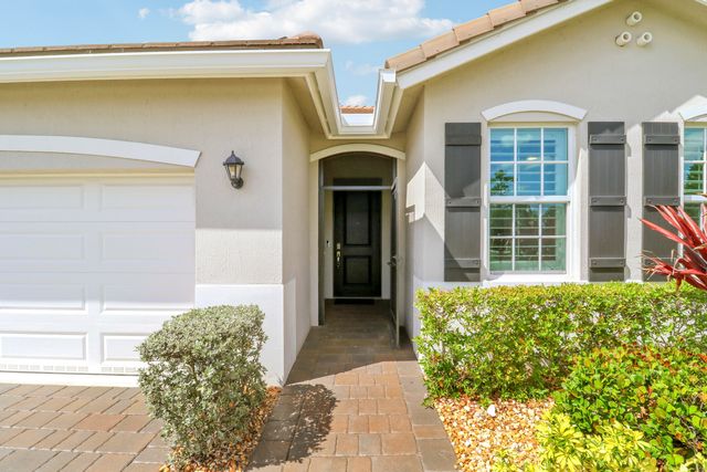 2011 NW Golden Oak Trail, Jensen Beach, FL 34957