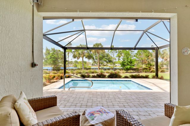 2011 NW Golden Oak Trail, Jensen Beach, FL 34957