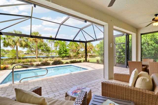 2011 NW Golden Oak Trail, Jensen Beach, FL 34957