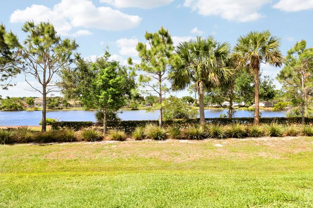 2011 NW Golden Oak Trail, Jensen Beach, FL 34957