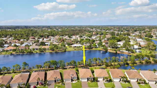 2011 NW Golden Oak Trail, Jensen Beach, FL 34957