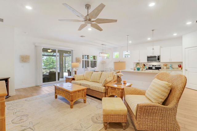 2011 NW Golden Oak Trail, Jensen Beach, FL 34957