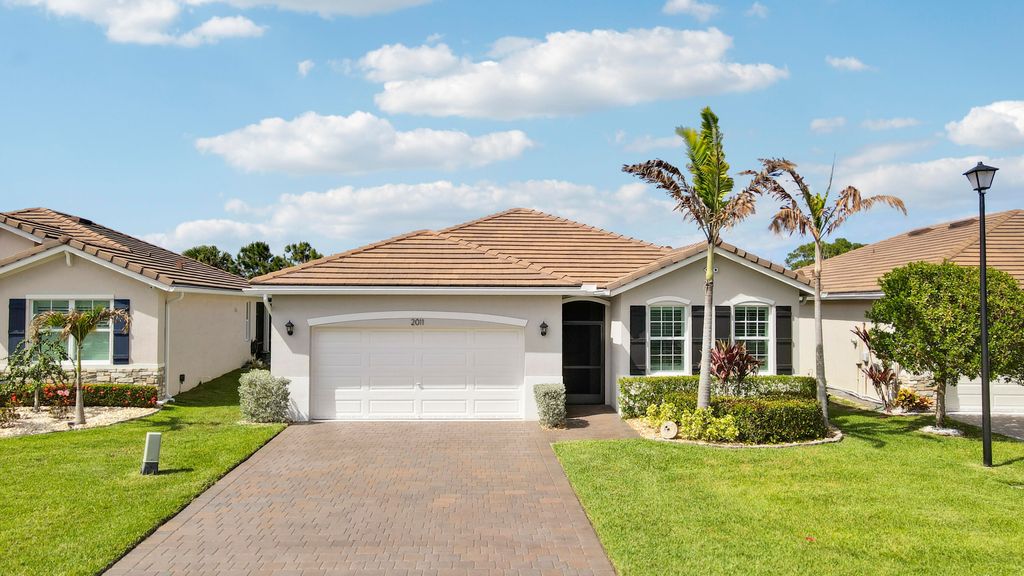 2011 NW Golden Oak Trail, Jensen Beach, FL 34957