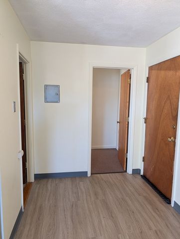 569 Somerville Avenue 5, Somerville, MA 02143