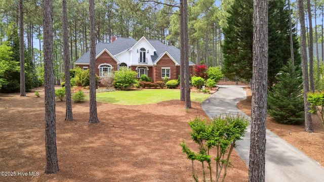 5 Wake Forest Court, Southern Pines, NC 28387