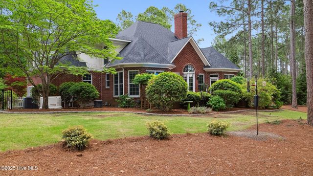 5 Wake Forest Court, Southern Pines, NC 28387