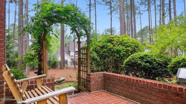 5 Wake Forest Court, Southern Pines, NC 28387