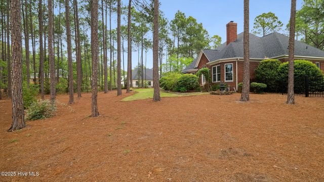 5 Wake Forest Court, Southern Pines, NC 28387
