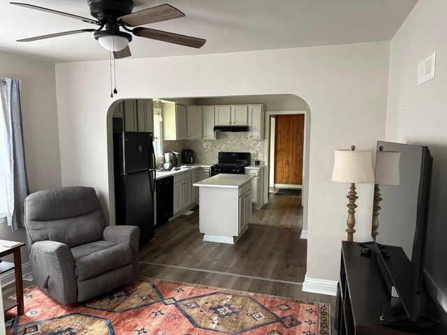 6995 Madison Street, Merrillville, IN 46410