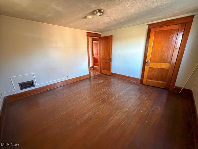 2426 Shirley Road, Youngstown, OH 44502