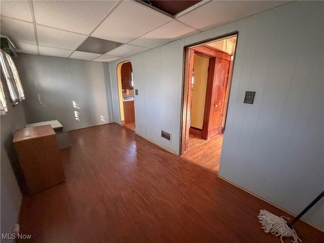 2426 Shirley Road, Youngstown, OH 44502