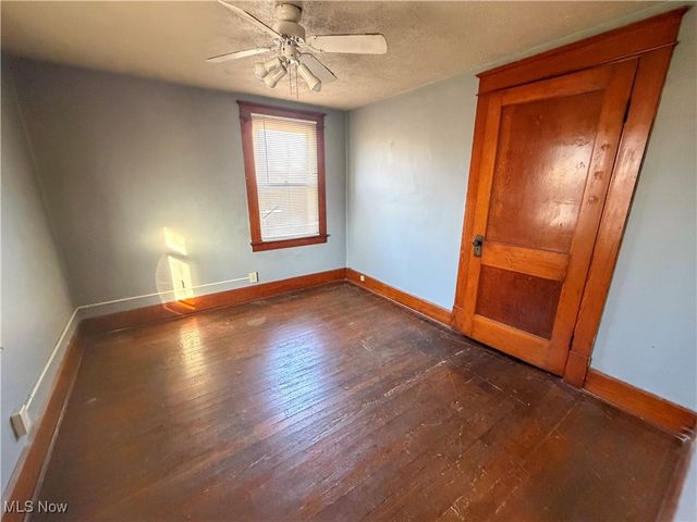 2426 Shirley Road, Youngstown, OH 44502