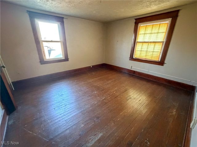 2426 Shirley Road, Youngstown, OH 44502