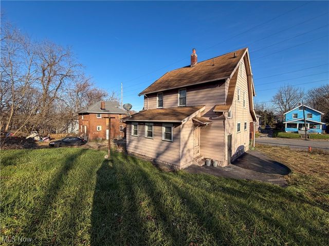 2426 Shirley Road, Youngstown, OH 44502