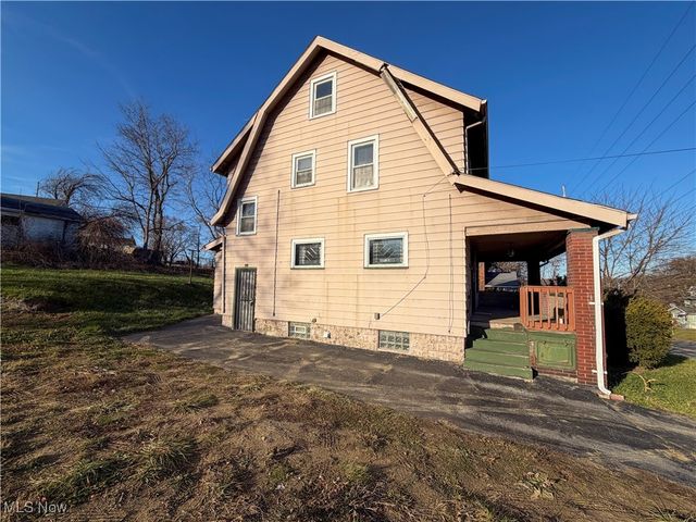 2426 Shirley Road, Youngstown, OH 44502
