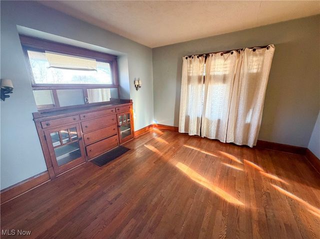 2426 Shirley Road, Youngstown, OH 44502