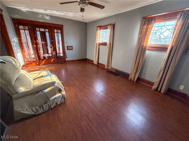 2426 Shirley Road, Youngstown, OH 44502