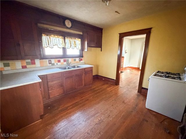 2426 Shirley Road, Youngstown, OH 44502