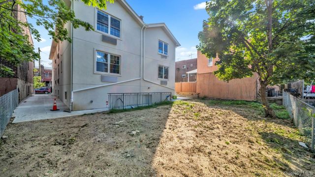 955 E 229th Street, Bronx, NY 10466