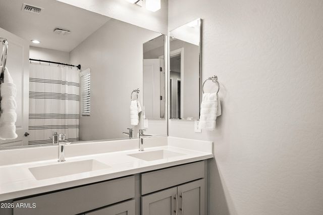 5610 N 194TH Lane, Litchfield Park, AZ 85340