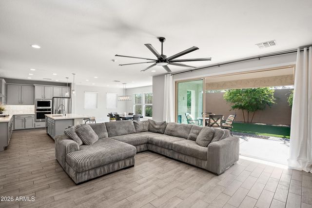 5610 N 194TH Lane, Litchfield Park, AZ 85340