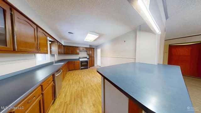 9338 E Broadway Road, Olive Branch, MS 38654