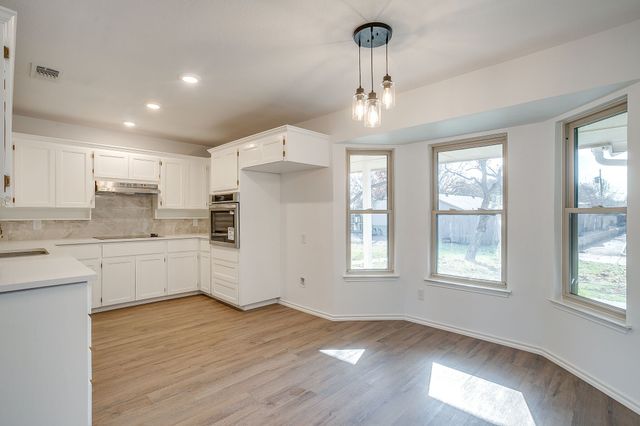 1303 Glenhaven Drive, Cleburne, TX 76033