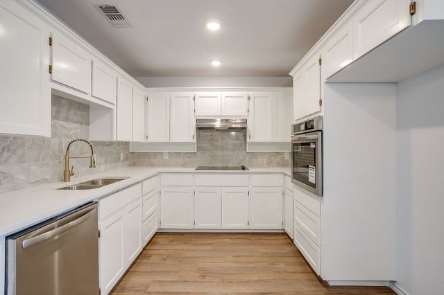 1303 Glenhaven Drive, Cleburne, TX 76033