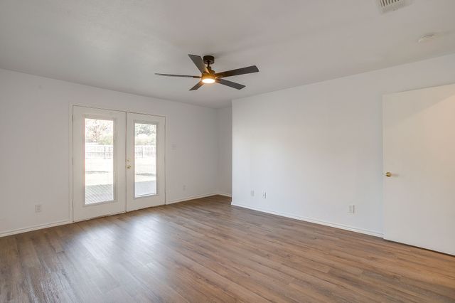 1303 Glenhaven Drive, Cleburne, TX 76033